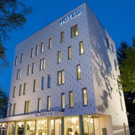 Hotel Olympia Kopřivnice Buitenkant foto