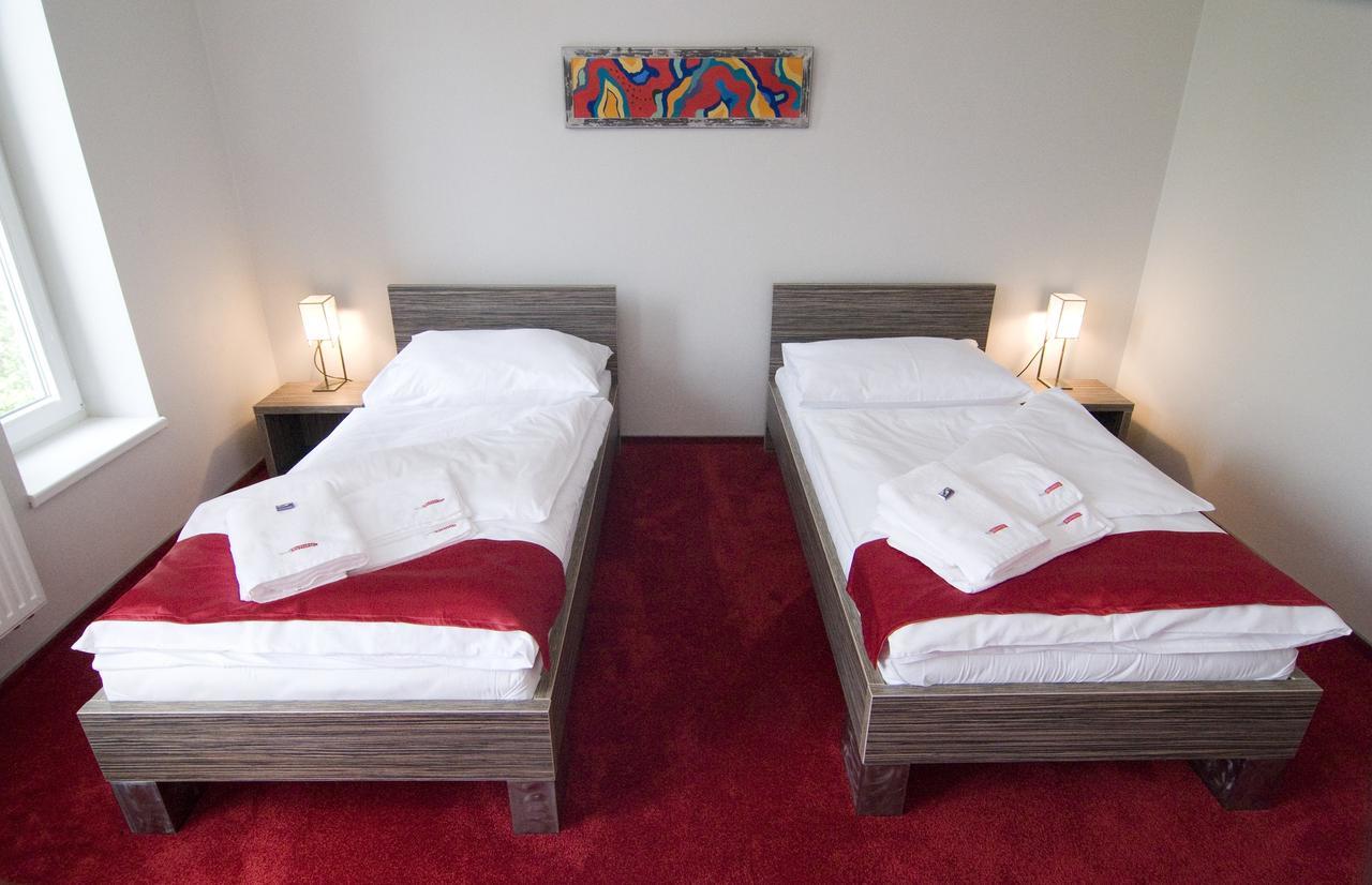 Hotel Olympia Kopřivnice Buitenkant foto